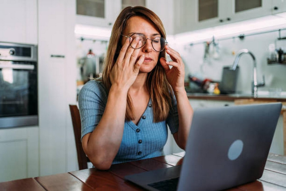 5 Ways to prevent computer eye strain at home | Treatment for Dry eyes