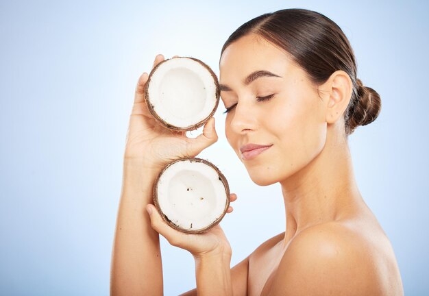 benefits of coconut oil on face